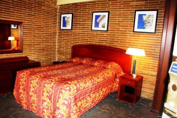 Scottish Inns Madison Heights